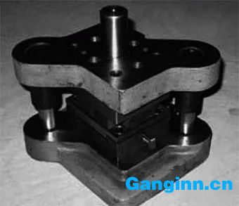 沖孔落料級(jí)進(jìn)模 沖孔落料級(jí)進(jìn)模